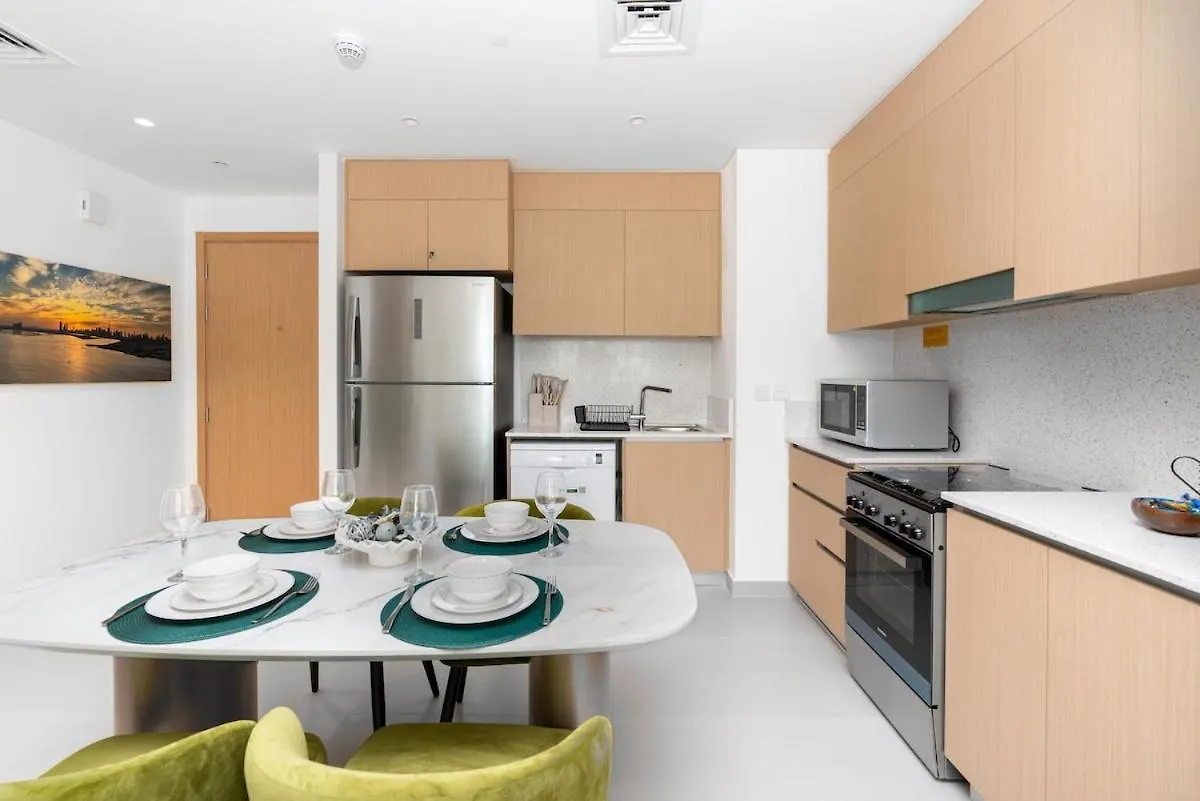 2Br Burj Khalifa View In Dubai With Beach Access Apartment